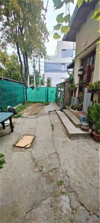 Vanzare casa la curte cu doua camere
