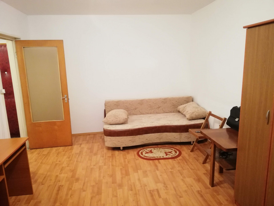 Inchiriere 2 camere Banu Manta stradal