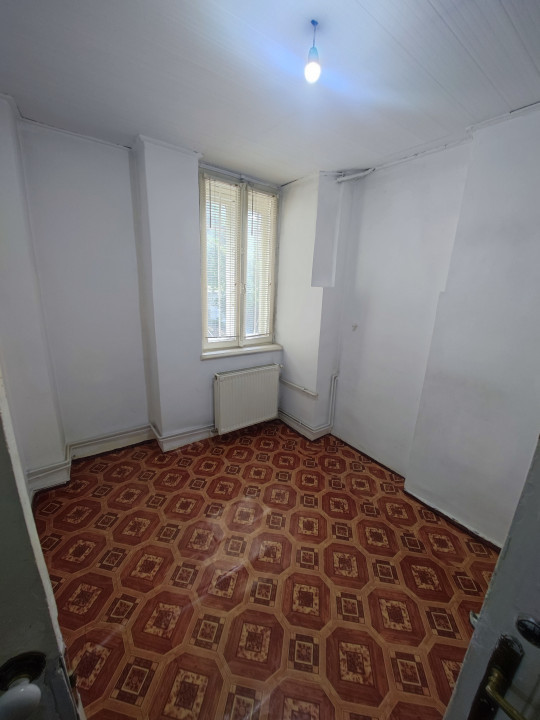 Vanzare 4 camere in vila Dacia