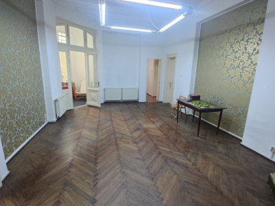 Vanzare 4 camere in vila Dacia