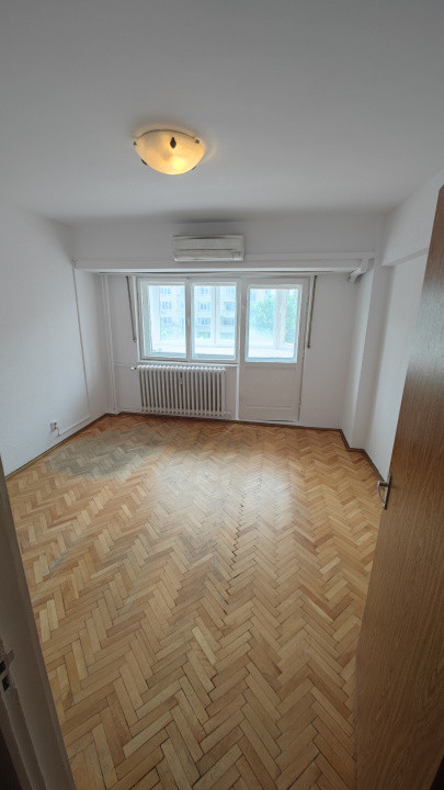 Inchiriere 3 camere Decebal stradal