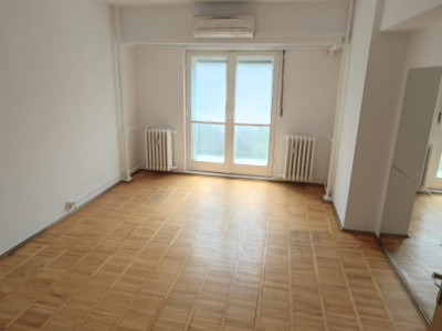 Inchiriere 3 camere Decebal stradal