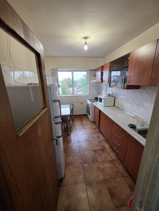 Vanzare 3 camere Militari Uverturii