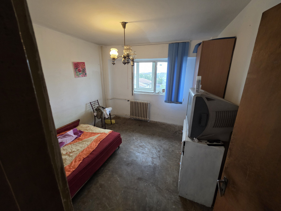 Vanzare 3 camere Militari Uverturii