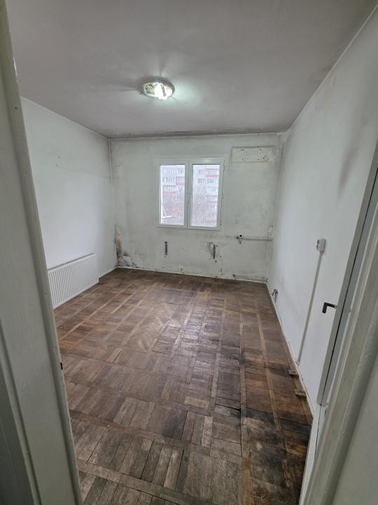 Vanzare Garsoniera Giurgiului - Luica