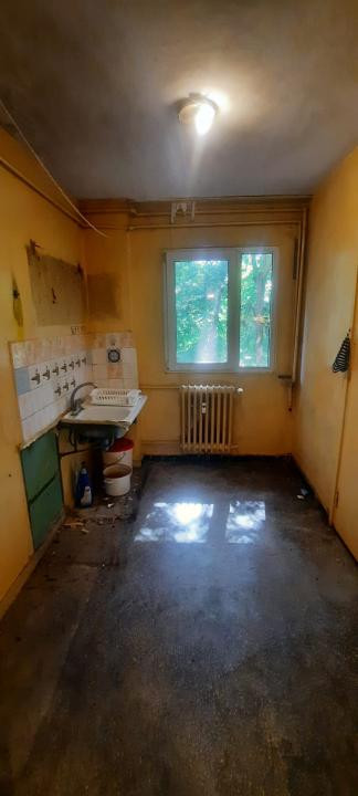 Vânzare  4 CAMERE  - BERCENI – TURNUL MĂGURELE